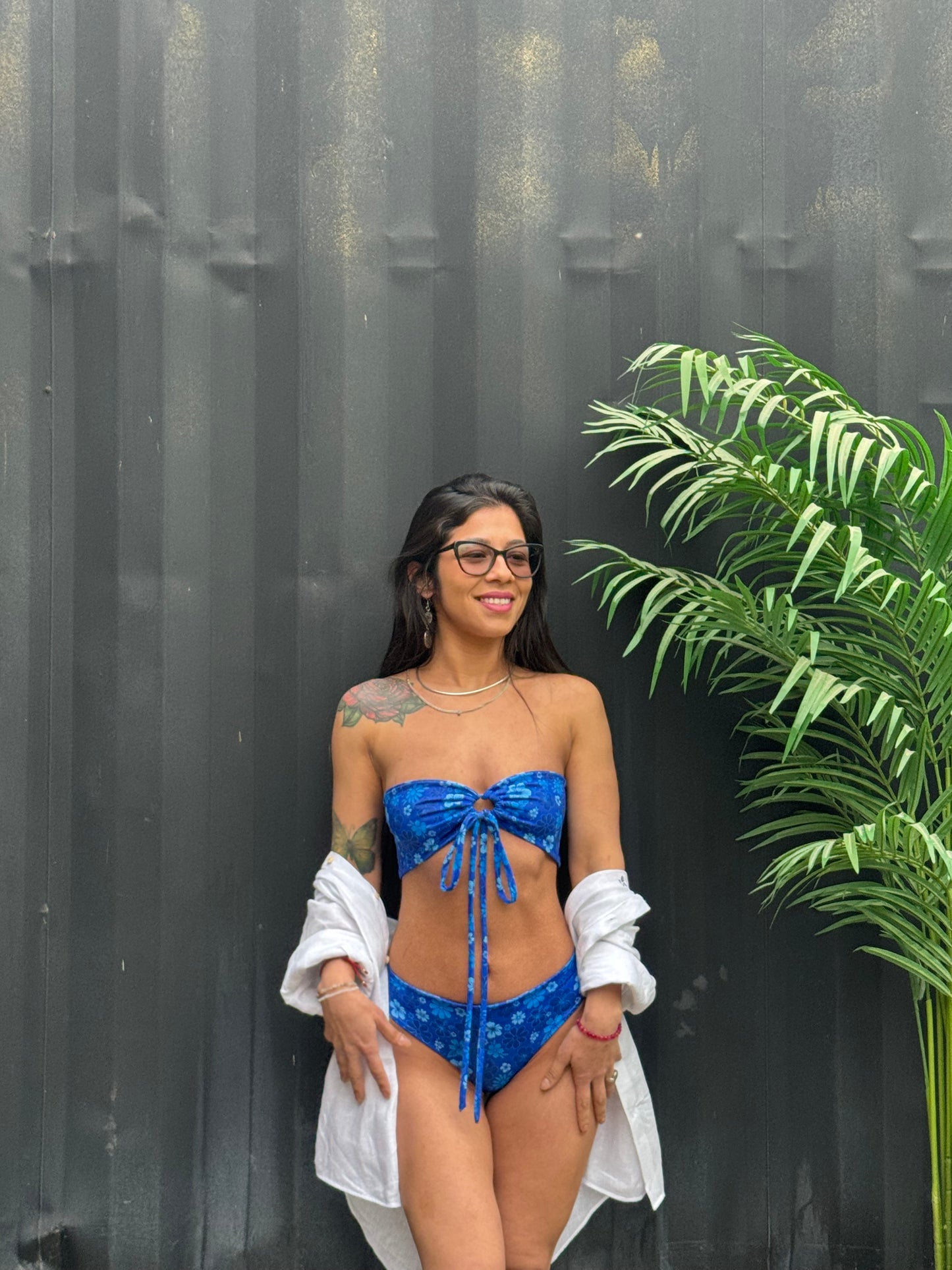 Top Malu: FLOWERS BLUE