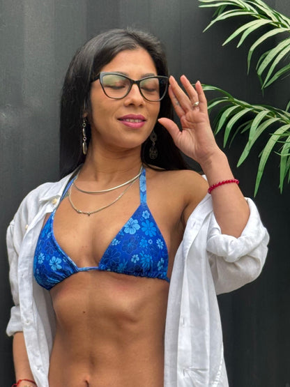 Top Lana: FLOWERS BLUE