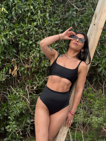 Top Sara: BLACK